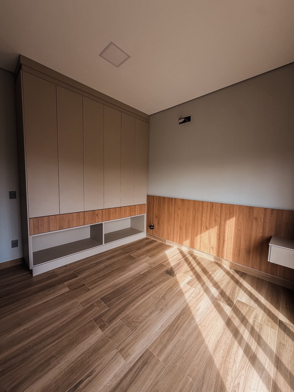 Ambiente interno com acabamento aplicado — Aracor Tintas